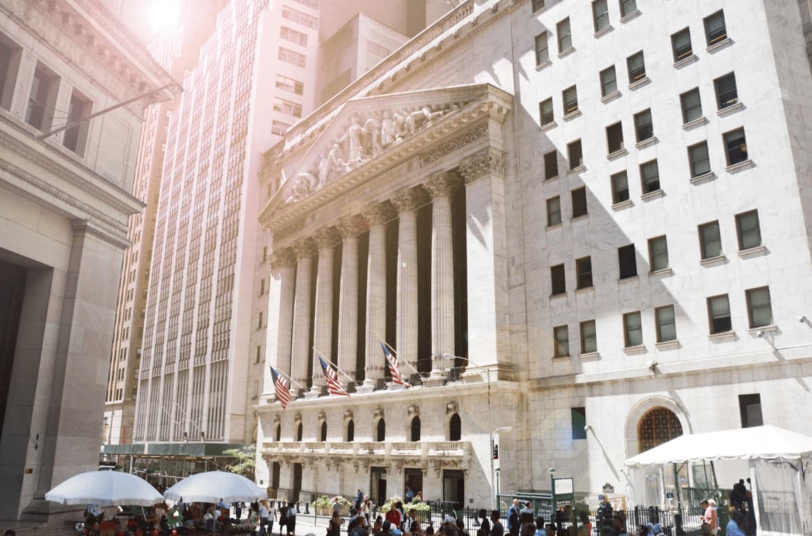 S&P 500 Closes April Above 7,200 in Best Month Since 2020