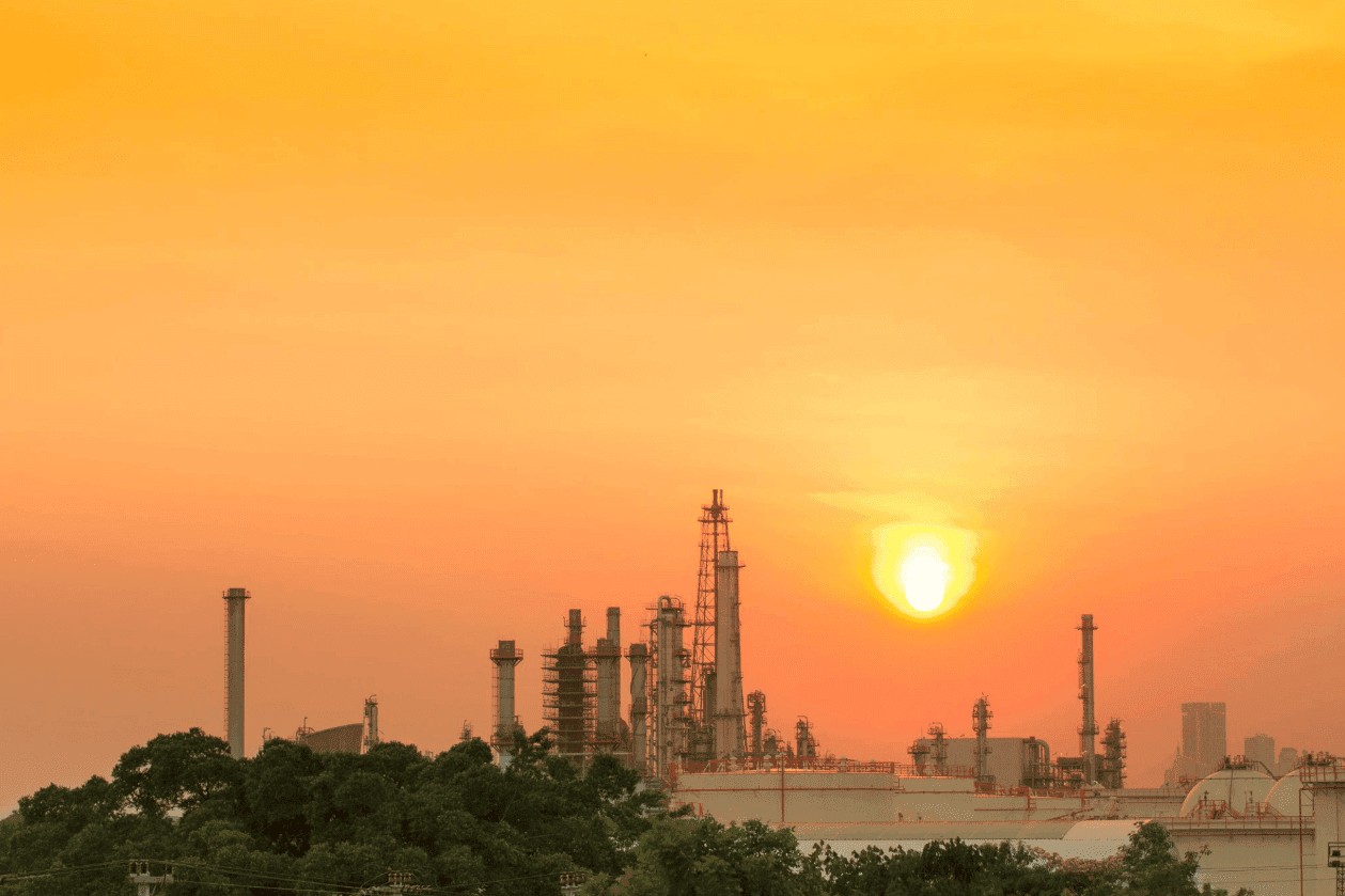Oil Whipsaws Near $95 as Iran Threatens Full Hormuz Closure