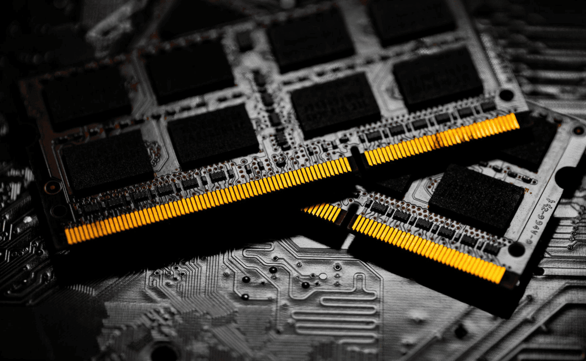 Memory Chip Shortage Reshapes AI Trade as Prices Surge