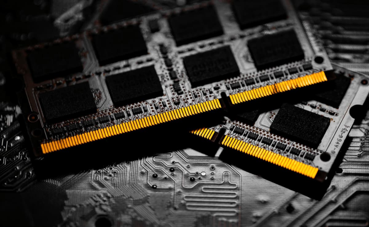 Memory Chip Shortage Reshapes AI Trade as Prices Surge