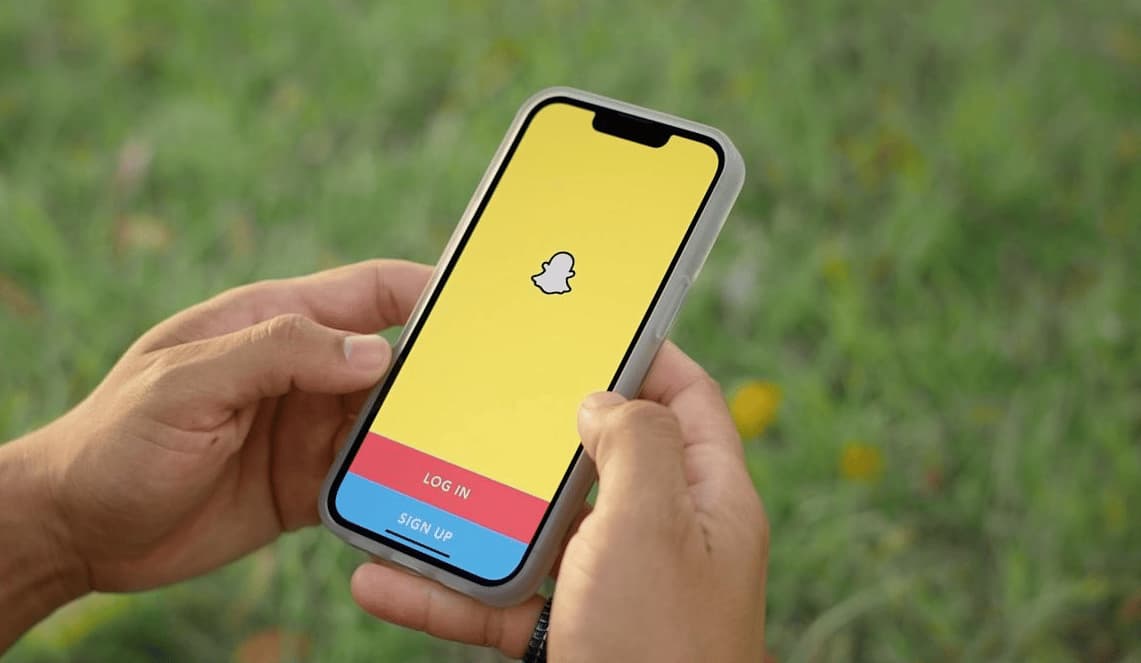 Snap Falls 8.5% Despite Revenue Beat on Weak Guidance