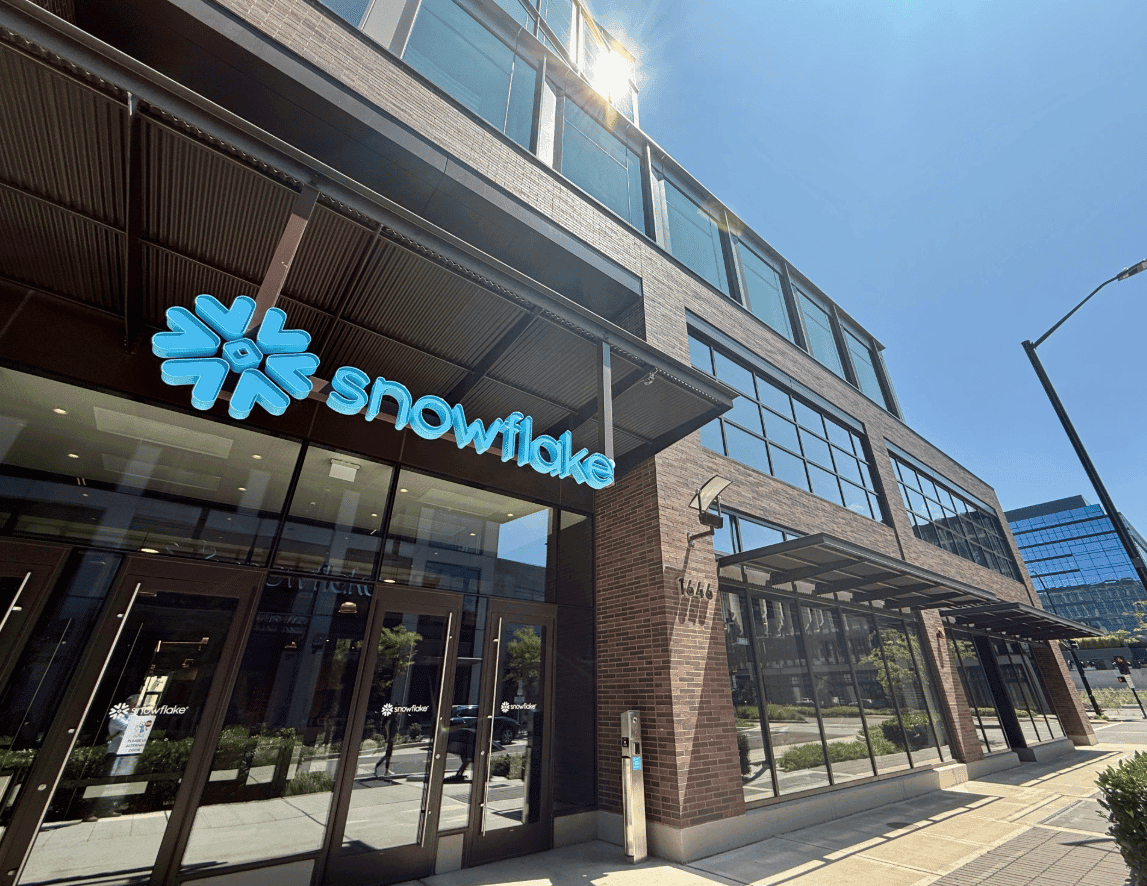 Snowflake Surges 36% on Earnings Beat and Raised AI Guidance