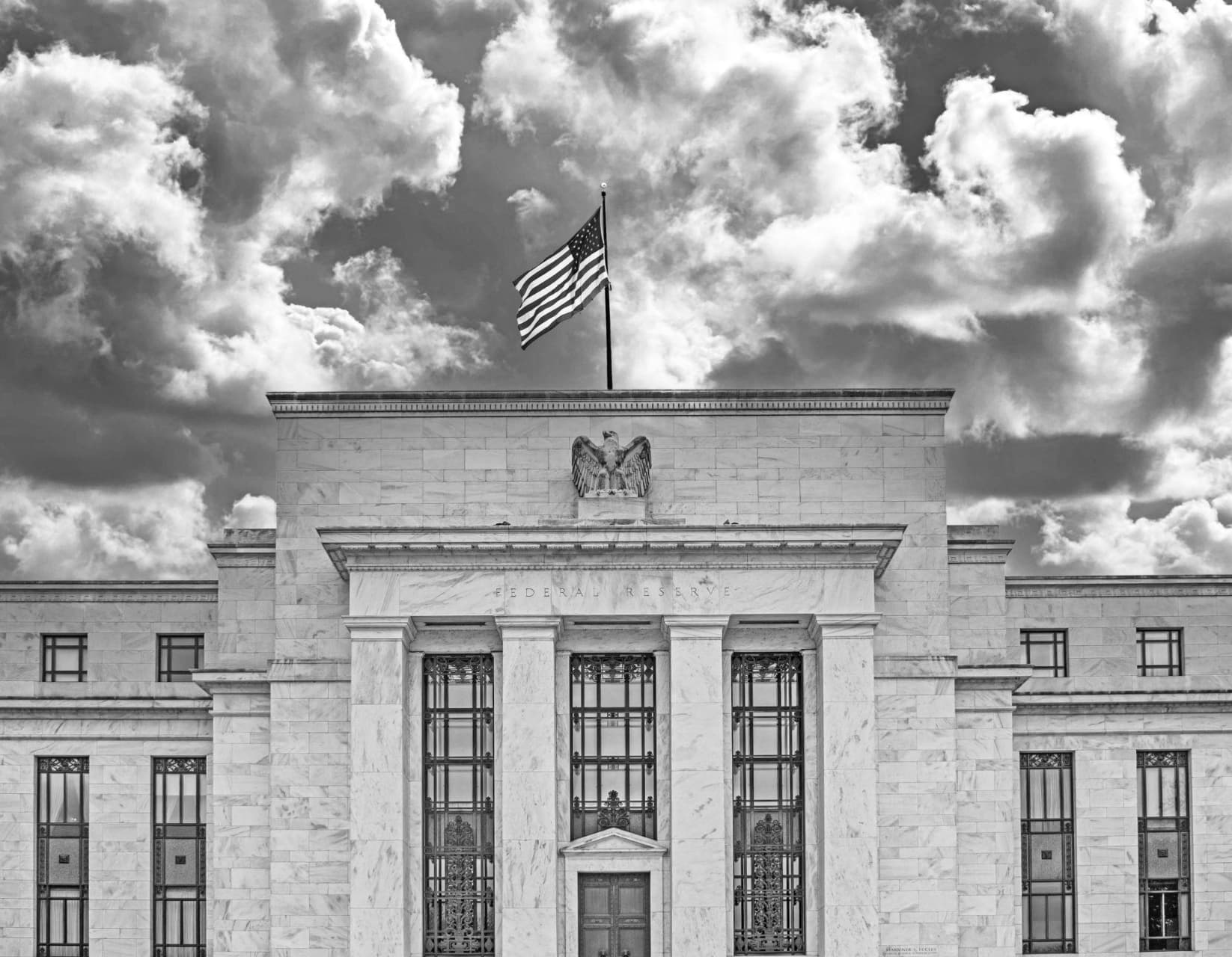 Why the 10-Year Treasury Yield Is Stuck at 4.35%